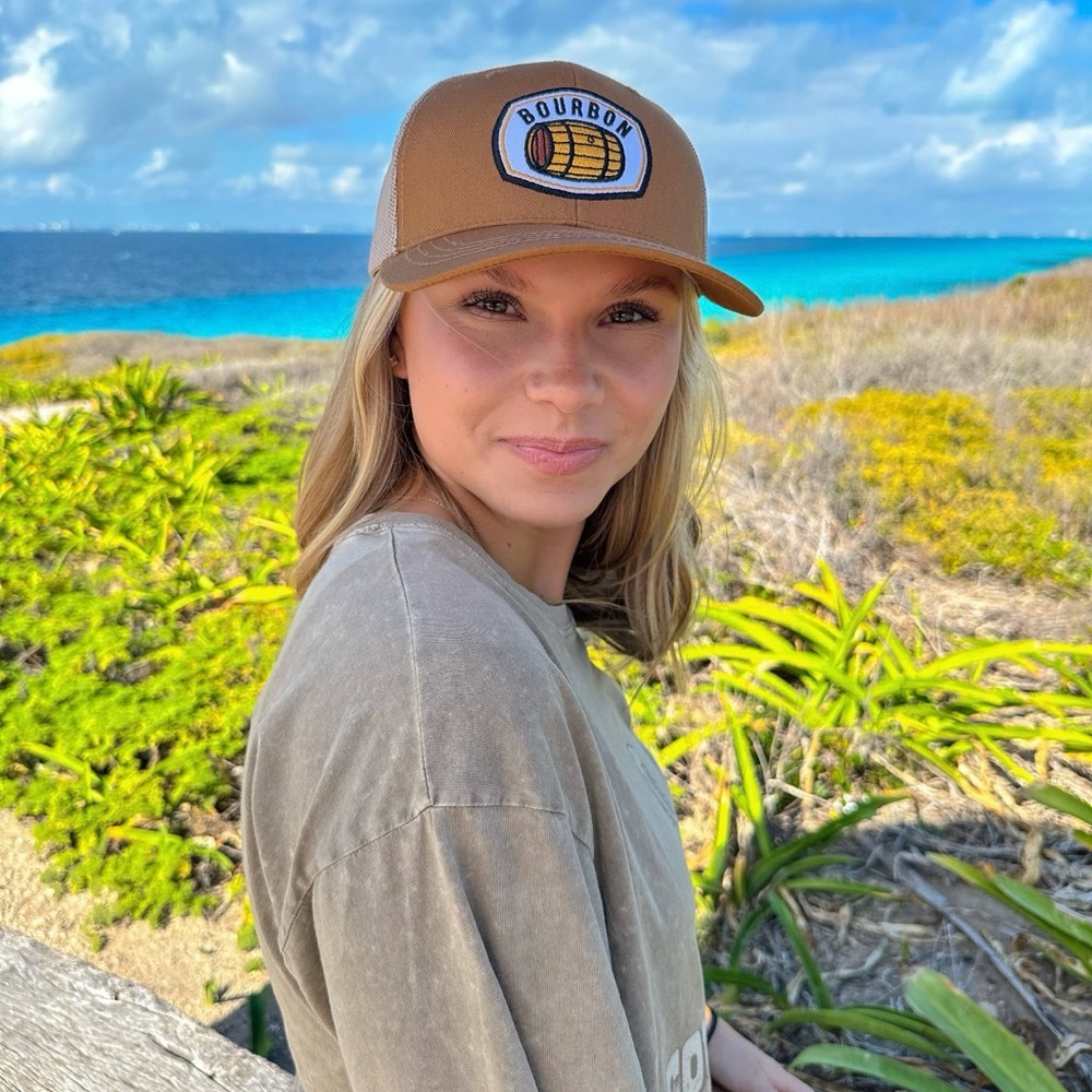 Unisex Bourbon Trucker Hat – Whiskey Barrel Mesh Snapback for Bourbon Lovers